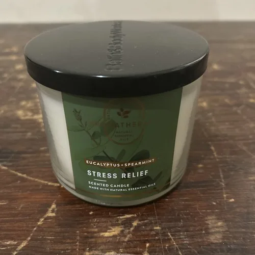 BATH BODY WORKS Eucalyptus Spearmint candle image 2
